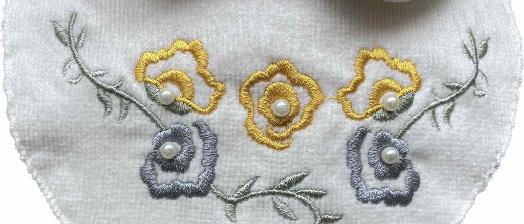 Zlaté dívčí šaty - Květiny