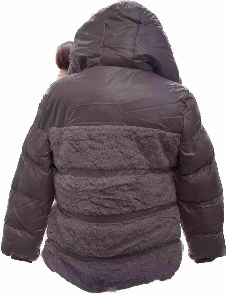 Hnědá zimní bunda s kožíškem