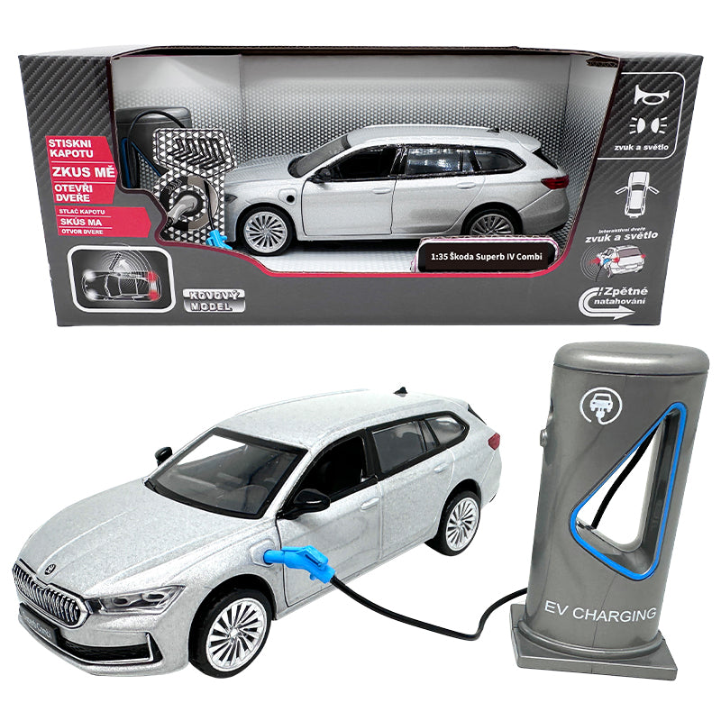 Kovový model - 1:35 Škoda Superb IV Combi Stříbrně šedá + nabíjecí stanice