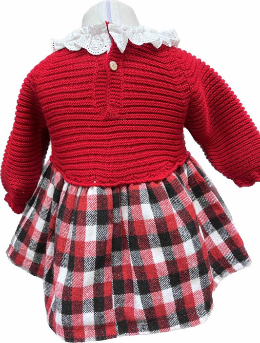 Červené dívčí šaty